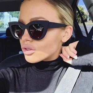 Matte Black Retro Cat Eye Oversized Sunglasses